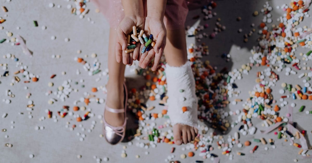 découvrez le concept de la garde-robe capsule, une méthode simplifiée pour optimiser votre style. apprenez à choisir des pièces intemporelles et polyvalentes qui s'harmonisent parfaitement, vous permettant de créer de multiples tenues tout en réduisant le désordre vestimentaire. adoptez une mode durable et pratique avec notre guide complet !