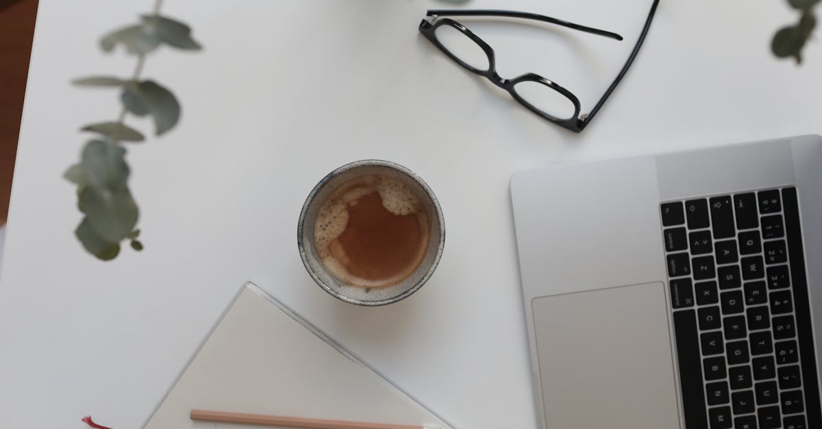 découvrez le minimalisme digital, une approche révolutionnaire pour simplifier votre vie numérique. apprenez à réduire le bruit digital, à optimiser votre temps en ligne et à redécouvrir le monde réel grâce à des stratégies efficaces et inspirantes.