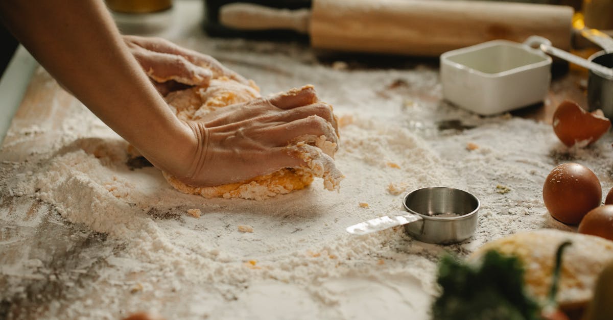 découvrez comment préparer des produits de nettoyage faits maison, efficaces et écologiques. apprenez des recettes simples et économiques pour un ménage sain et respectueux de l'environnement.
