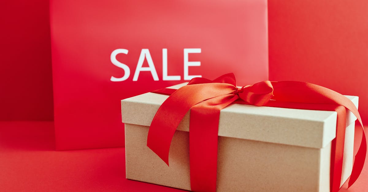 découvrez le phénomène de l'achat impulsif : ce comportement d'achat irrésistible qui pousse les consommateurs à acquérir des produits sur un coup de tête. explorez les facteurs psychologiques, les stratégies de marketing et les conseils pratiques pour gérer vos impulsions d'achat et faire des choix plus réfléchis.