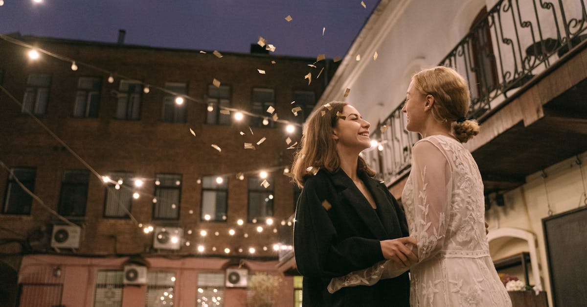 découvrez les tendances des mariages minimalistes, alliant simplicité et élégance. inspirez-vous d'idées de décoration épurées, de tenues délicates et de cérémonies intimes pour célébrer votre amour avec style.