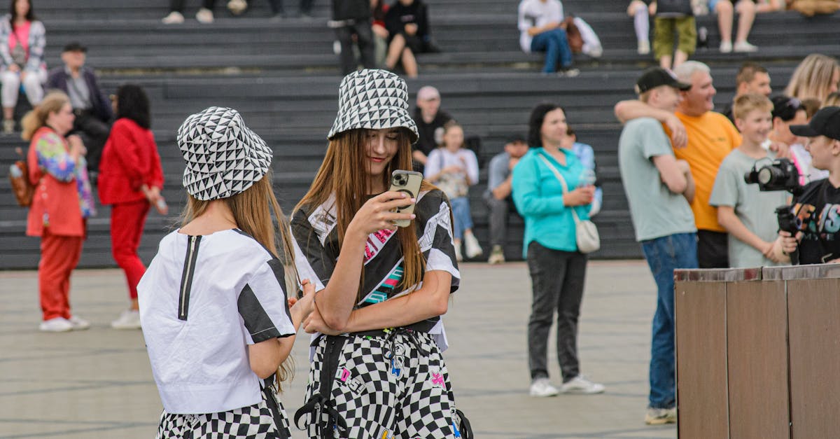 découvrez les obligations sociales, leurs impacts sur notre société et comment elles influencent les interactions individuelles et collectives. explorez les différentes formes de responsabilités sociales et leur importance dans le développement durable et l'engagement citoyen.