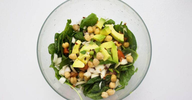 découvrez l'univers du véganisme : recettes délicieuses, conseils nutritionnels et astuces pour adopter un mode de vie éthique et respectueux des animaux. rejoignez la communauté vegan et transformez votre alimentation pour un avenir durable.