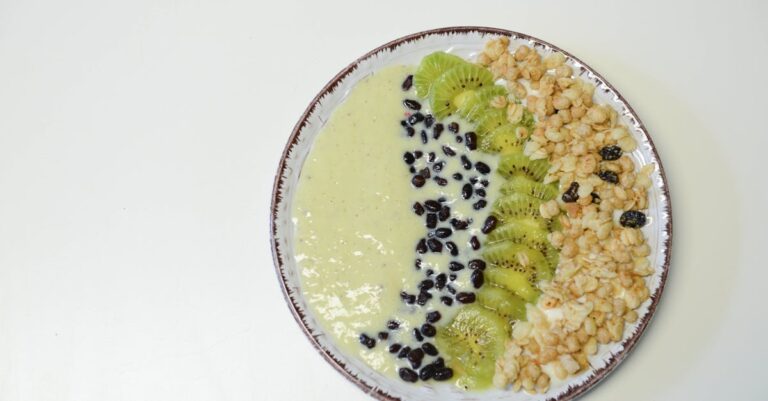 découvrez l'avoine, un ingrédient polyvalent et nutritif, parfait pour vos petits-déjeuners ou collations saines. apprenez à le préparer de différentes façons pour un repas délicieux et énergisant.