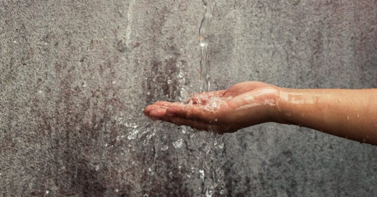 découvrez notre vaste sélection de fontaines d'eau, adaptées à tous les styles et besoins. que ce soit pour embellir votre jardin, rafraîchir votre espace intérieur ou créer une ambiance apaisante, trouvez la fontaine parfaite qui allie esthétique et fonctionnalité.