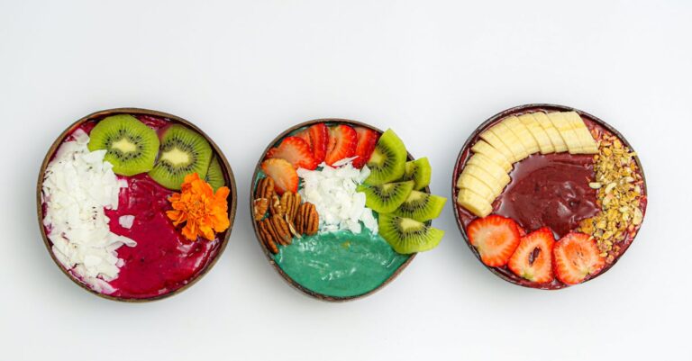 découvrez notre granola irrésistible, préparé avec des ingrédients soigneusement sélectionnés pour un petit-déjeuner sain et savoureux. parfaitement croquant, il combine fruits secs, noix et flocons d'avoine pour un boost d'énergie. idéal pour démarrer la journée du bon pied !