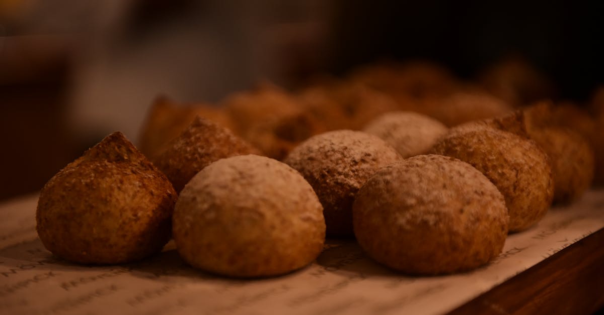 découvrez les arancini, savoureux boules de riz farcies, croustillantes à l'extérieur et fondantes à l'intérieur. un délice italien incontournable à savourer en apéritif ou en plat principal.