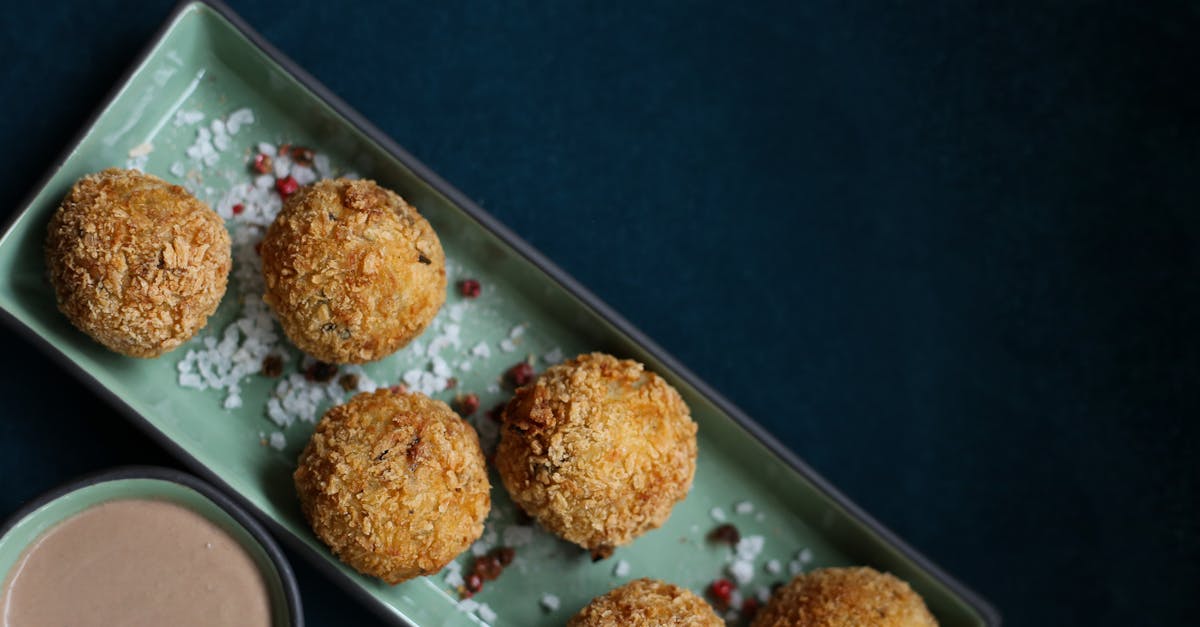 découvrez les arancini, de délicieuses boulettes de riz italiennes farcies et frites, alliant croustillant et fondant. parfaites pour un apéritif ou un plat principal, ces spécialités siciliennes séduisent par leurs saveurs gourmandes et leur texture irrésistible. apprenez à les préparer chez vous et régalez vos convives !