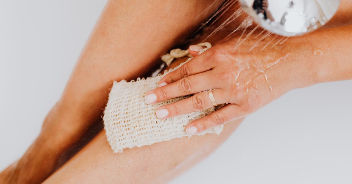 découvrez notre gommage corporel revitalisant, conçu pour exfolier en douceur votre peau tout en éliminant les impuretés. profitez d'une expérience sensorielle unique qui laisse votre peau douce, lisse et éclatante. idéal pour tous les types de peau, notre gommage offre un parfum envoûtant et des ingrédients naturels pour un moment de bien-être à chaque utilisation.