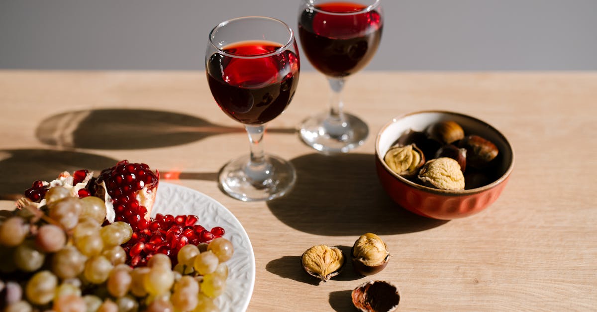 découvrez la douceur des marrons glacés, un délice sucré et traditionnel de la gastronomie française. parfaits pour accompagner vos desserts ou à déguster seuls, ces marrons confits régaleront vos papilles avec leur texture fondante et leur goût riche. idéaux pour les fêtes ou comme cadeau gourmand, plongez dans l'univers des marrons glacés.
