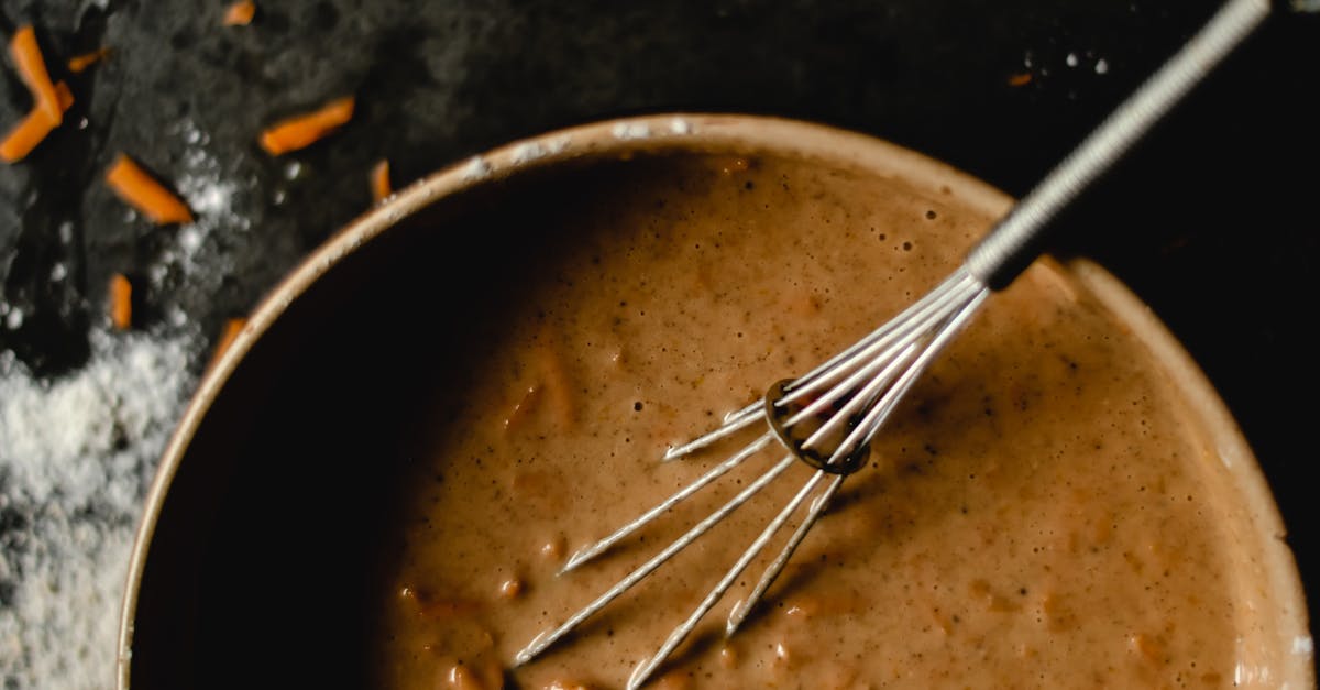 découvrez la délicieuse recette du carrot cake, un gâteau moelleux à base de carottes râpées, parfumé aux épices et garni d’un onctueux glaçage au cream cheese. idéal pour les amateurs de desserts gourmands et originaux, ce gâteau ravira vos papilles et émerveillera vos convives.