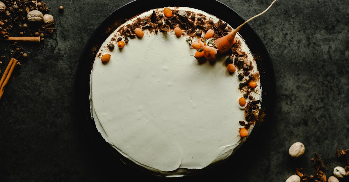 découvrez notre délicieux carrot cake, un gâteau moelleux à base de carottes râpées, épicé à la cannelle et parfaitement garni d'un glaçage crémeux au fromage frais. une douceur irrésistible qui ravira vos papilles à chaque bouchée !