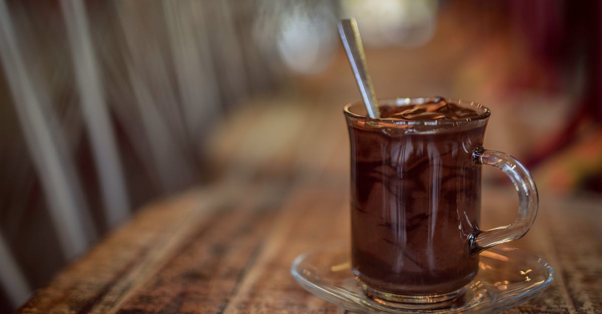 découvrez l'univers riche et savoureux du chocolat. apprenez tout sur ses origines, ses variétés, et les meilleures façons de le déguster. de la tablette artisanale aux délicieuses recettes, plongez dans le plaisir chocolaté qui séduit les papilles du monde entier.