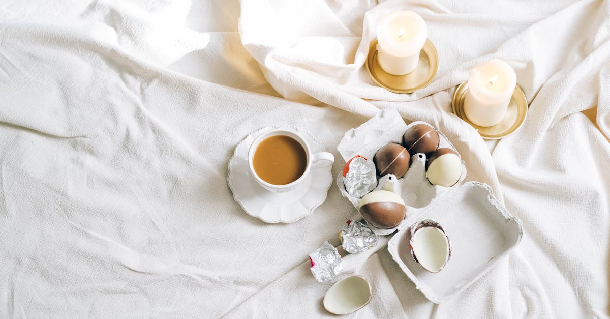 découvrez notre délicieuse collection d'œufs en chocolat, parfaits pour célébrer les occasions spéciales ou pour se faire plaisir. fabriqués avec des ingrédients de haute qualité, ces délices chocolatés séduiront les amateurs de sucreries de tous âges.