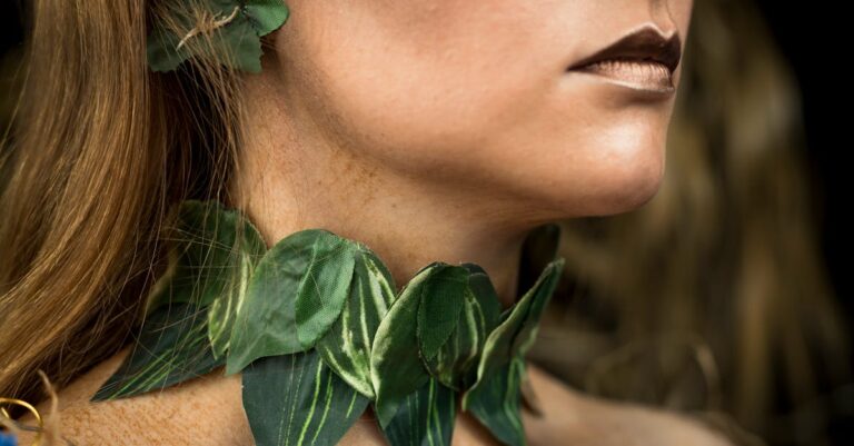 découvrez des astuces et des produits de maquillage écolo pour halloween. transformez-vous en créature fantastique tout en respectant l'environnement avec des options de maquillage durables et non toxiques. faites la fête tout en étant écoresponsable!