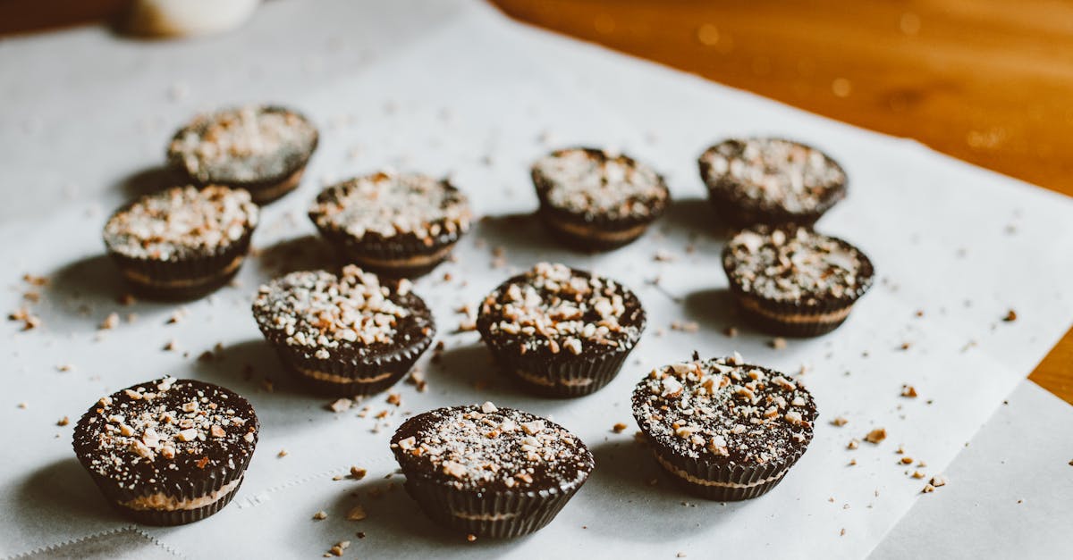 découvrez notre délicieuse recette de brownie sans farine, riche en chocolat et parfait pour les amateurs de desserts gourmands. facile à préparer, ce brownie moelleux et fondant conviendra également aux personnes intolérantes au gluten.