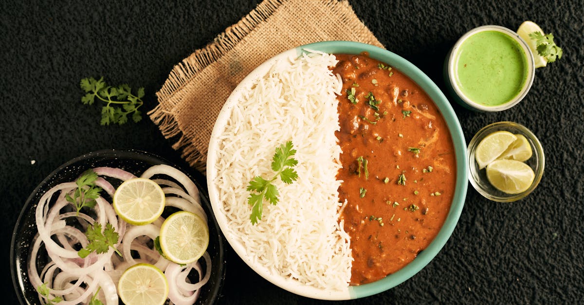 découvrez notre recette de curry fait maison, un mélange savoureux d'épices et d'ingrédients frais qui éveillera vos papilles. parfait pour vos repas en famille ou entre amis, ce curry est facile à préparer et personnalisable selon vos goûts. transformez votre cuisine en un véritable voyage culinaire!
