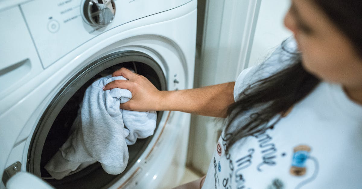 découvrez notre recette facile de détergent à lessive maison, économique et écologique. apprenez à concocter un produit efficace et naturel pour des vêtements propres et frais, tout en préservant la planète.
