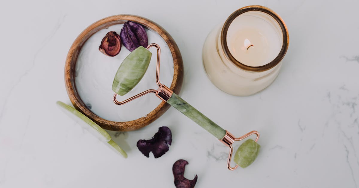 découvrez notre démaquillant naturel, formulé à partir d'ingrédients doux et respectueux de votre peau. éliminez efficacement le maquillage tout en nourrissant votre épiderme avec des produits bio. idéal pour tous types de peaux, notre démaquillant laisse votre visage frais et éclatant.