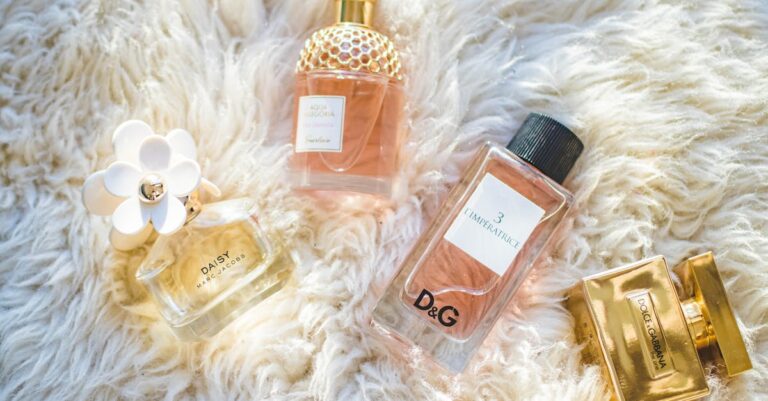 découvrez notre collection envoûtante de parfums de luxe, alliant élégance et sophistication. trouvez la fragrance qui vous correspond et faites de chaque instant un moment inoubliable.