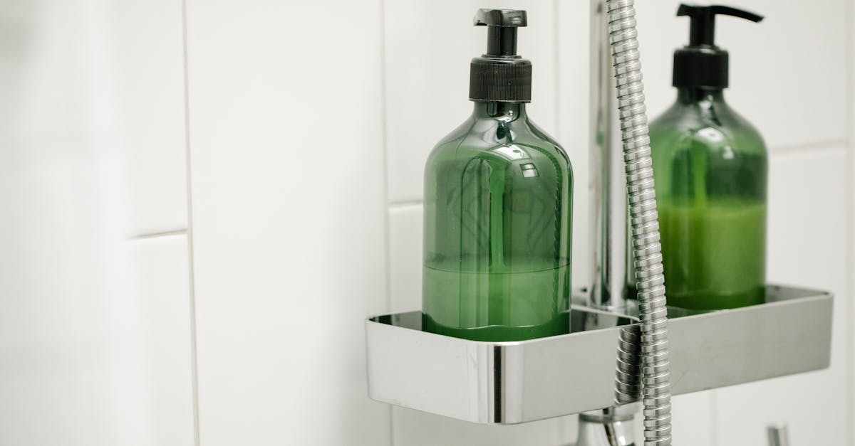 découvrez notre gel douche revitalisant, formulé pour revitaliser votre peau tout en offrant une sensation de fraîcheur intense. enrichi d'ingrédients naturels, il nettoie en douceur et procure une expérience sensorielle unique. parfait pour démarrer la journée avec énergie!