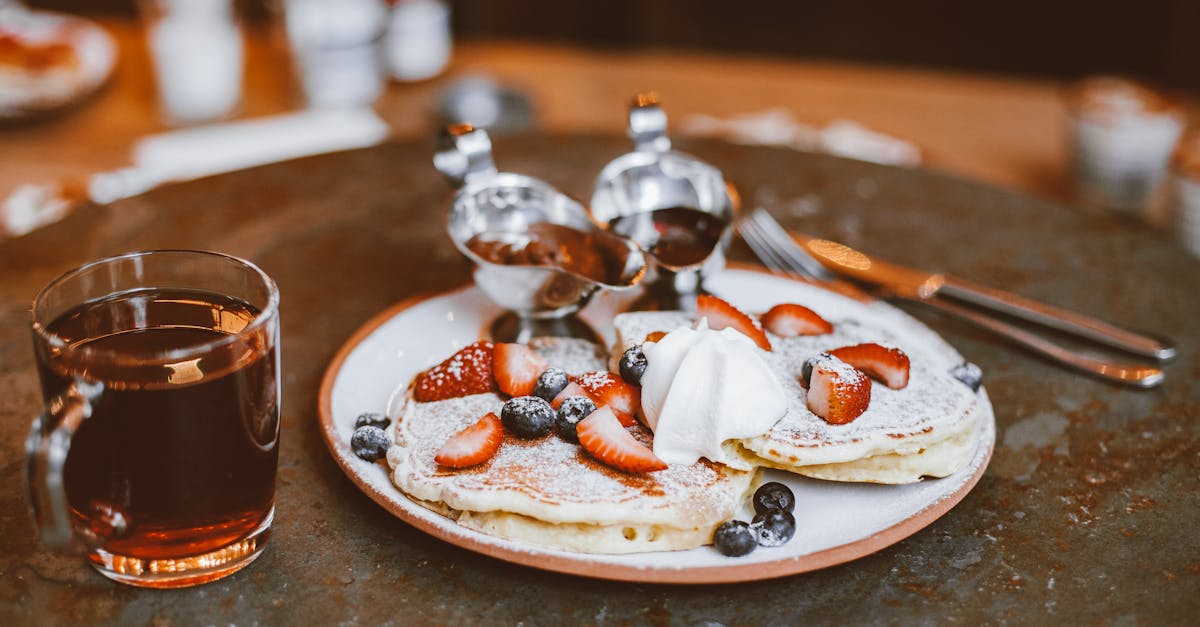 découvrez notre délicieux thé aux fraises, une infusion fruitée et rafraîchissante qui allie le goût sucré des fraises à des notes florales. parfait pour les chaudes journées d'été ou comme boisson réconfortante à tout moment de l'année.