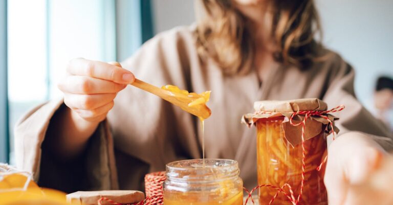 découvrez une recette durable et savoureuse qui allie plaisir gastronomique et respect de l'environnement. apprenez à préparer des plats nourrissants tout en réduisant votre empreinte écologique avec des ingrédients locaux et de saison.