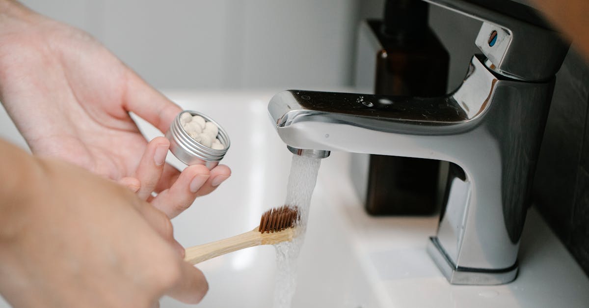 découvrez les tablettes de dentifrice, une alternative innovante et écologique aux tubes traditionnels. pratiques et respectueuses de l'environnement, ces petites pastilles vous offrent une excellente hygiène bucco-dentaire tout en réduisant les déchets plastiques. optez pour une solution efficace et durable pour votre sourire !
