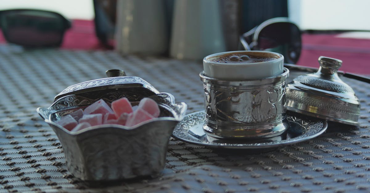 découvrez la délicieuse douceur turque, un véritable trésor gustatif rempli de saveurs exquises et de textures envoûtantes. parfaite pour un moment de plaisir sucré ou comme cadeau raffiné, le turkish delight saura ravir vos papilles et vous transporter au cœur de la culture turque.