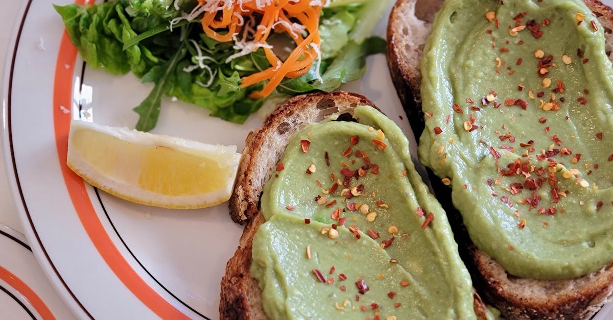 découvrez le monde des sushis vegan avec des recettes savoureuses et innovantes. apprenez à préparer des rouleaux de sushi à base d'ingrédients 100% végétaux qui raviront vos papilles tout en respectant l'environnement. rassemblez vos amis et régalez-vous avec des plats sains et créatifs !