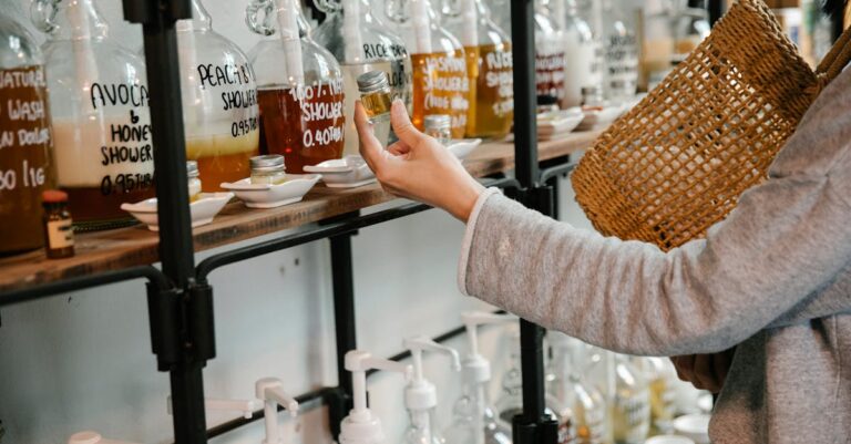 découvrez le mouvement zerowaste : adoptez des pratiques éco-responsables pour réduire vos déchets au quotidien. apprenez à vivre de manière durable et à préserver notre planète grâce à des conseils simples et accessibles.