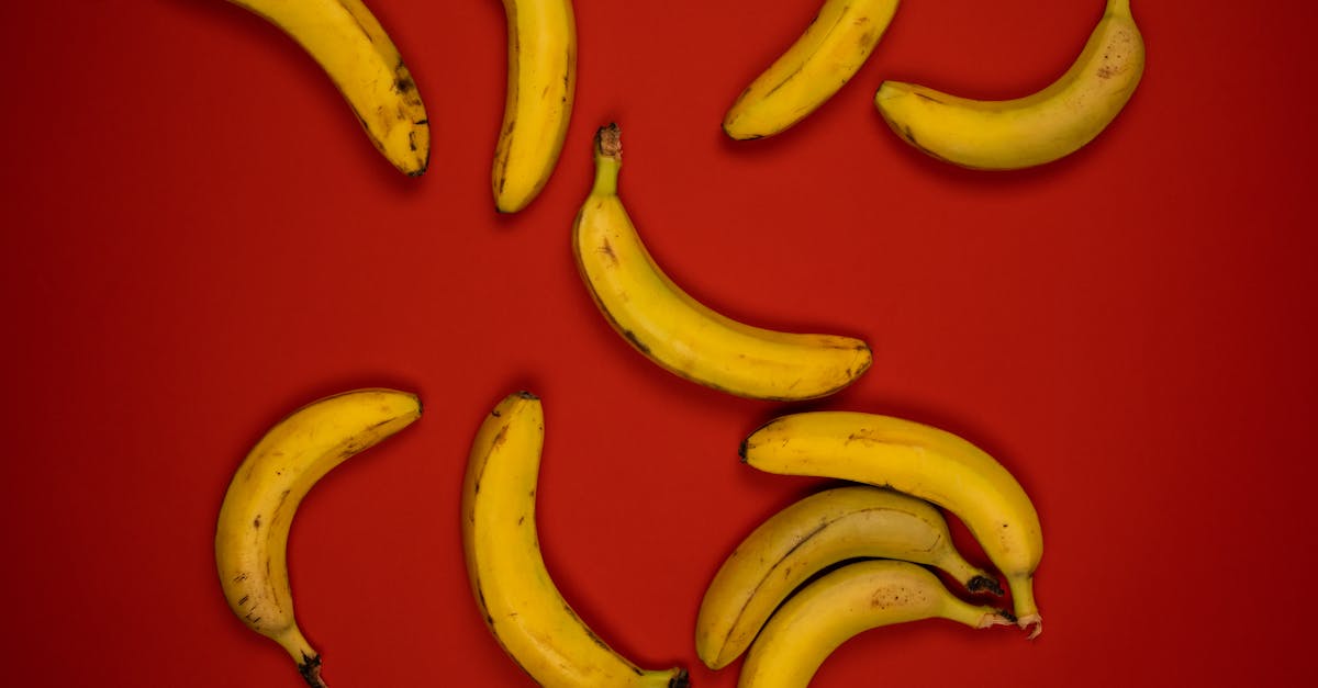 découvrez les étonnants bienfaits des épluchures de banane, de leur utilisation en jardinage à leurs vertus cosmétiques. apprenez comment tirer parti de ce déchet souvent négligé pour améliorer votre bien-être et votre environnement.