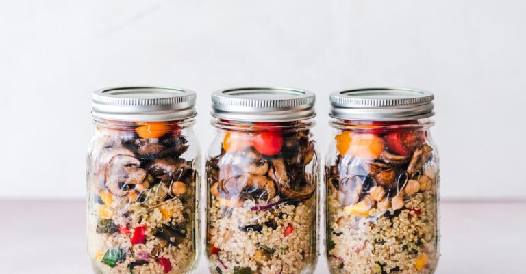 découvrez l'art du batch cooking, une méthode de cuisine efficace qui vous permet de préparer plusieurs repas en une seule séance. optimisez votre temps en cuisine tout en mangeant sainement et de manière variée grâce à nos conseils pratiques et recettes faciles à suivre.