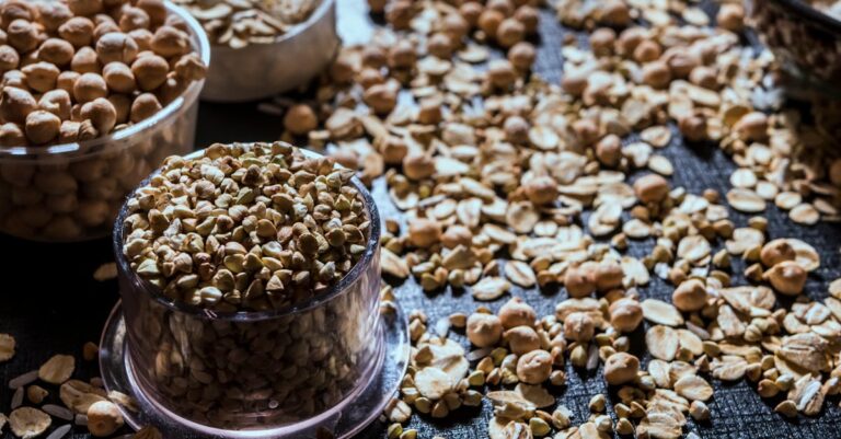 découvrez nos savoureux rouleaux de sarrasin, une alternative saine et délicieuse pour vos repas. parfaits pour les intolérants au gluten, ces pains moelleux allient goût authentique et bienfaits nutritifs. idéals pour accompagner vos plats ou en en-cas, laissez-vous séduire par la douceur du sarrasin.