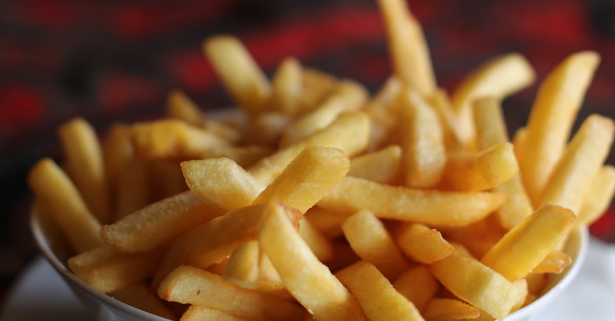 découvrez les bienfaits de l'huile de ricin, un élixir naturel prisé pour ses propriétés hydratantes et régénérantes. idéale pour les soins capillaires, la peau et même la santé, l'huile de ricin est un incontournable de votre routine beauté.