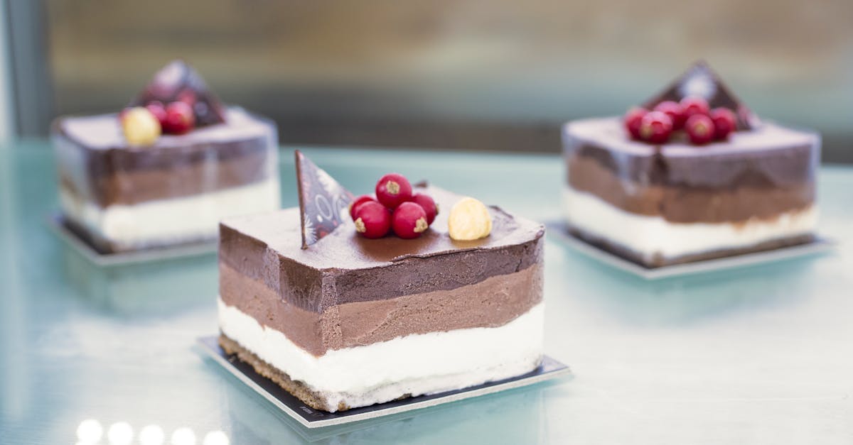 découvrez notre délicieuse recette de gâteau au chocolat, moelleux et riche en saveurs. parfait pour toutes les occasions, ce dessert irrésistible ravira les amateurs de chocolat. facile à préparer, il deviendra rapidement un incontournable de votre table!