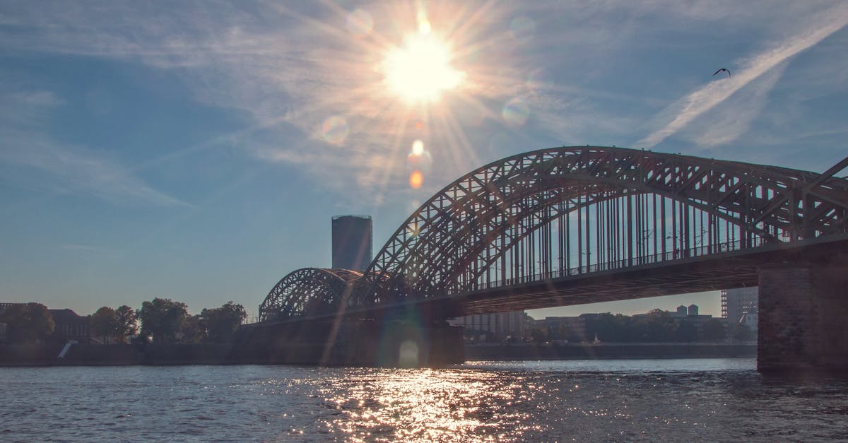 découvrez l'univers enchanteur de cologne, une ville riche en histoire, culture et architecture. explorez ses célèbres monuments, savourez ses spécialités culinaires et plongez dans l'atmosphère vibrante de ses quartiers animés.