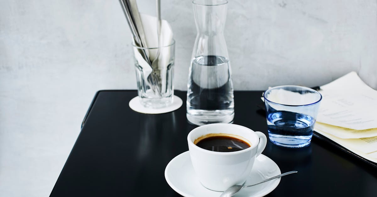 découvrez le café de pissenlit, une alternative délicieuse et saine au café traditionnel. préparé à partir de racines de pissenlit torréfiées, il offre une saveur riche et des bienfaits pour la santé. idéal pour ceux qui cherchent à réduire leur consommation de caféine tout en savourant une tasse réconfortante.