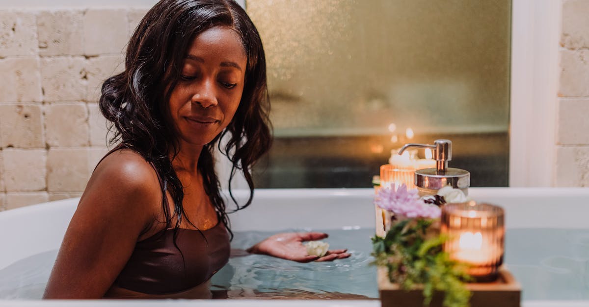 découvrez nos savons floraux artisanaux, parfumés et naturels. offrez-vous une expérience sensorielle unique avec nos créations alliant beauté et bien-être. parfaits pour un cadeau ou pour se faire plaisir, nos savons embellissent votre routine quotidienne.