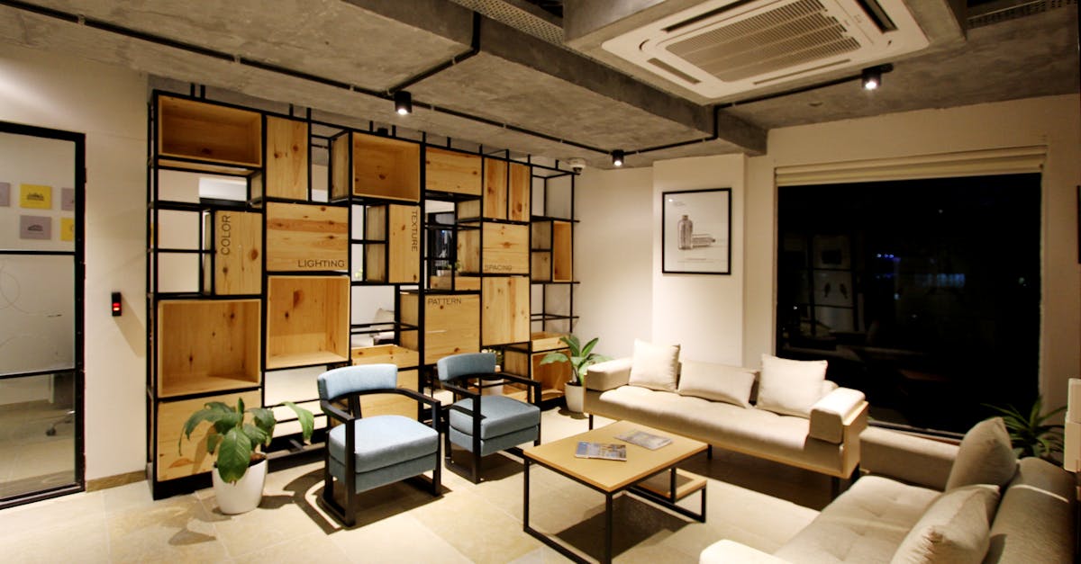 découvrez notre maison miniature en verre, une fusion parfaite de design moderne et d'efficacité énergétique. explorez l'harmonie entre confort et nature dans cet espace de vie unique et lumineux, idéal pour une escapade ou un mode de vie minimaliste.