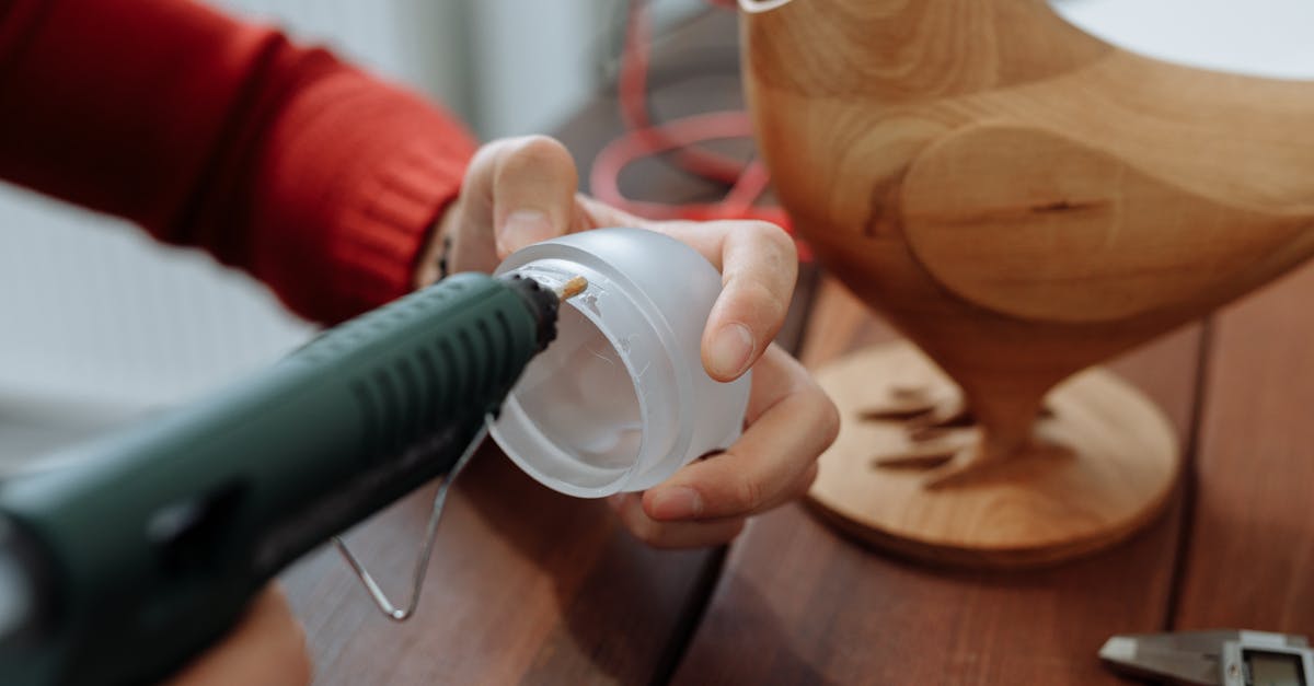 découvrez comment préparer de la colle maison avec des ingrédients simples et naturels. idéale pour vos projets d'artisanat, cette recette de colle vous permettra de créer, réparer et personnaliser tout en respectant l'environnement.