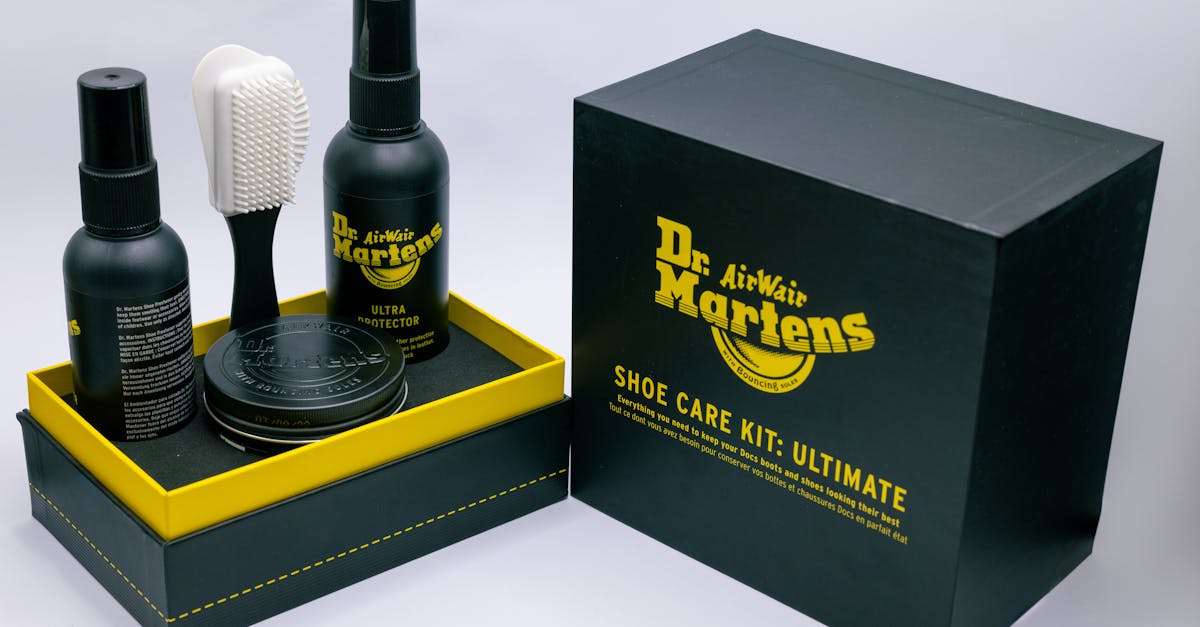 découvrez notre recette simple de cirage à chaussures fait maison pour entretenir vos souliers. apprenez à créer un produit naturel et efficace, économique et respectueux de l'environnement, qui redonnera éclat et protection à vos chaussures préférées.