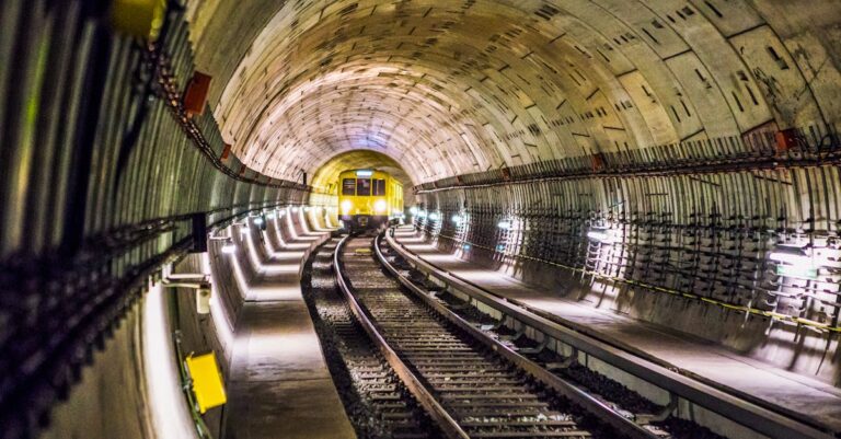 découvrez l'importance des infrastructures dans le développement économique et social. explorez les différents types d'infrastructures, leur impact sur la vie quotidienne et comment elles façonnent notre avenir.