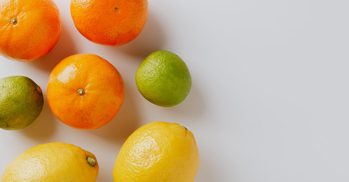 découvrez les multiples bienfaits des peaux de citron : riches en vitamines, elles sont idéales pour rehausser vos plats, parfumer vos boissons et améliorer votre bien-être au quotidien. apprenez à les utiliser astucieusement et à profiter de leurs propriétés antioxydantes.