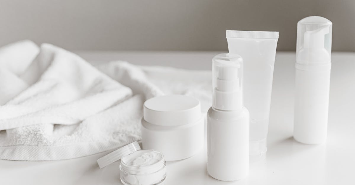 découvrez notre lotion hydratante, spécialement formulée pour apporter une douceur et une hydratation profondes à votre peau. sa texture légère pénètre rapidement, laissant votre épiderme souple et éclatant. idéale pour un usage quotidien, elle convient à tous les types de peau. offrez à votre peau le soin qu'elle mérite avec notre lotion hydratante.