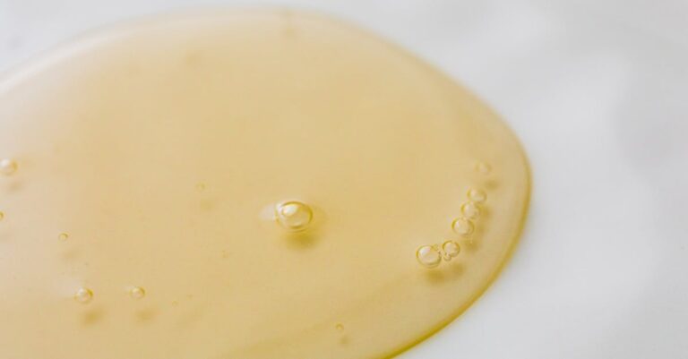 découvrez notre lotion hydratante, spécialement formulée pour nourrir et adoucir votre peau. grâce à sa texture légère et non grasse, elle pénètre rapidement et laisse votre épiderme doux, souple et revitalisé. idéale pour un usage quotidien, cette lotion offre une hydratation durable pour une peau éclatante de santé.