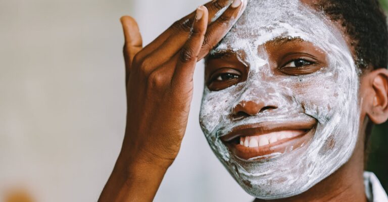 découvrez les méthodes de blanchiment naturel qui préservent la santé de votre peau et de l'environnement. apprenez comment utiliser des ingrédients naturels pour obtenir une peau éclatante et lumineuse sans produits chimiques nocifs.