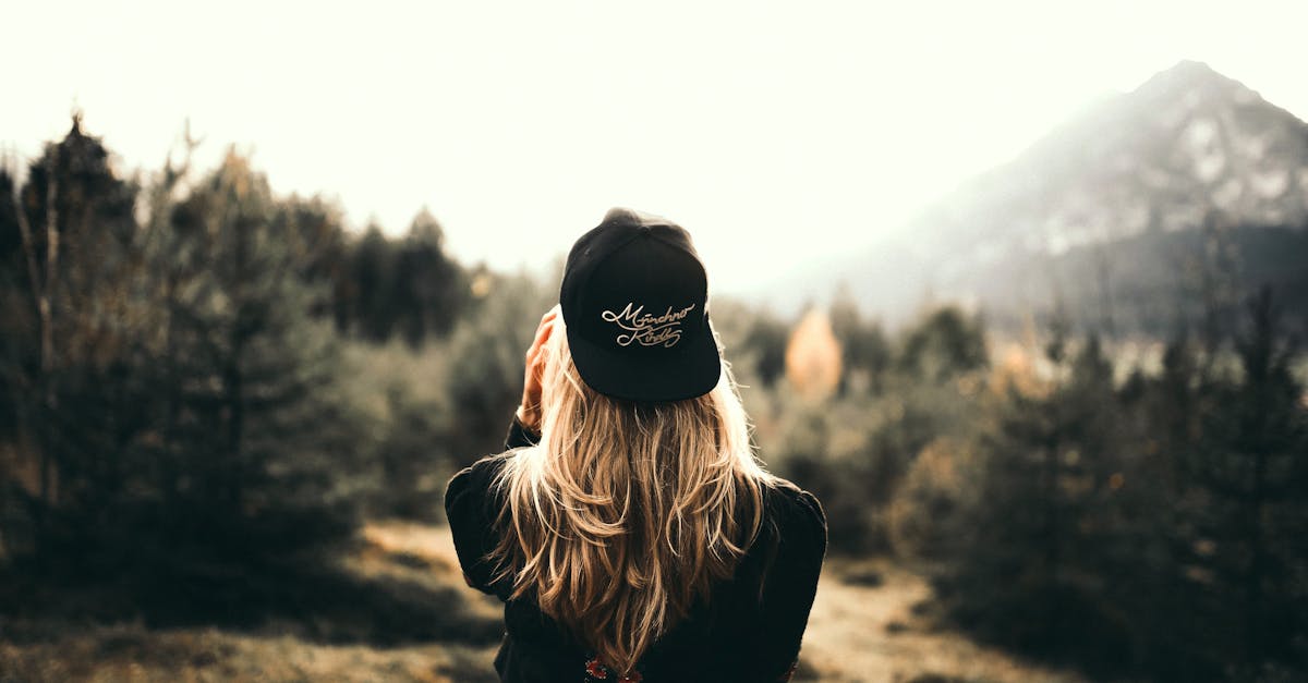 découvrez notre gel coiffant naturel, parfait pour définir vos boucles et dompter vos frisottis sans alourdir vos cheveux. formulé avec des ingrédients bio, il hydrate et protège votre chevelure tout en lui apportant une tenue longue durée. adoptez un style naturel et envoûtant avec notre gel pour cheveux !
