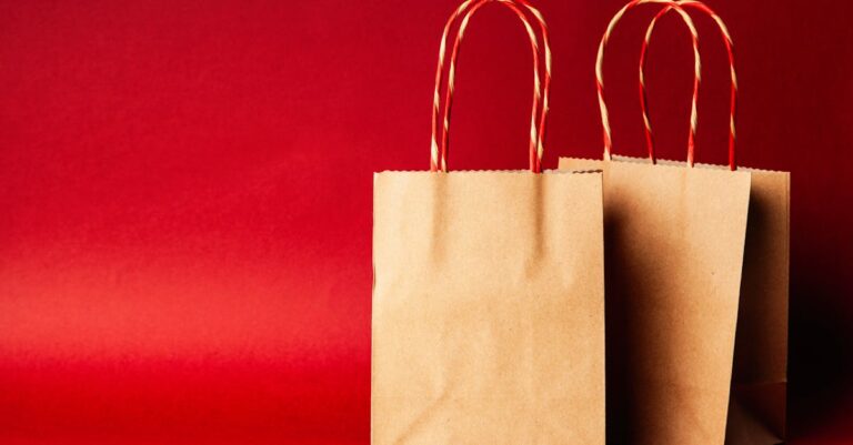 découvrez l'art du packaging : des solutions innovantes pour protéger, présenter et promouvoir vos produits. élevez votre marque avec des designs captivants et durables qui séduisent vos clients.
