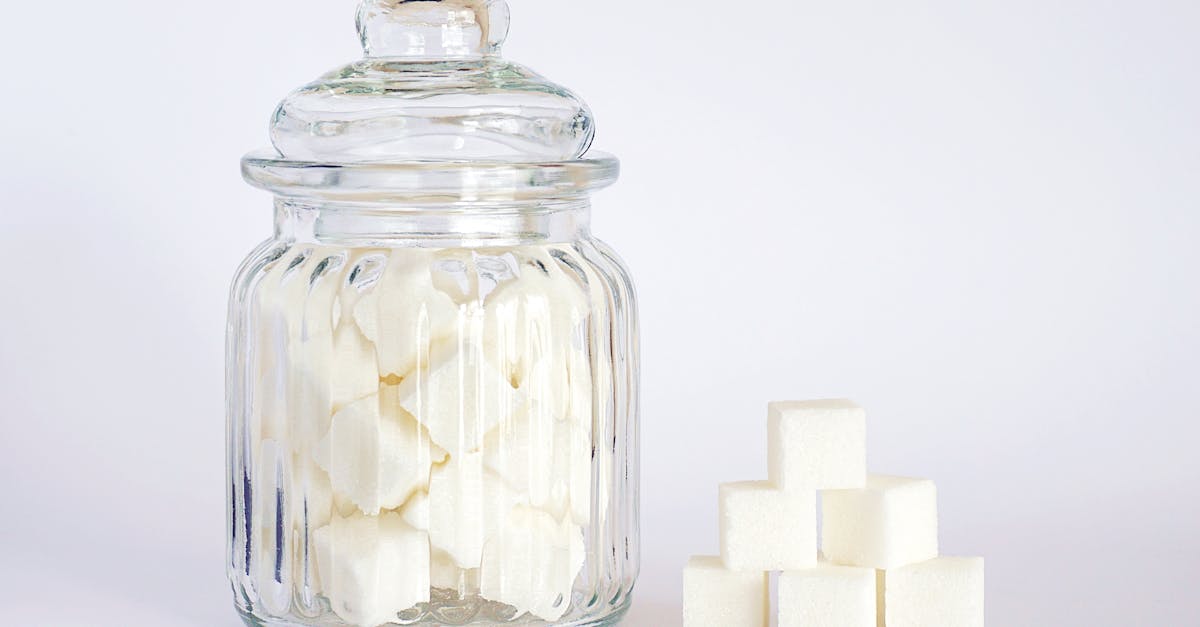 découvrez tout sur le sucre : types, bienfaits, inconvénients et conseils pour l'intégrer sainement dans votre alimentation. apprenez à mieux comprendre cet ingrédient essentiel et ses effets sur votre santé.
